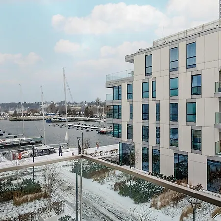 Port Marine With Sea View By Renters Appartement